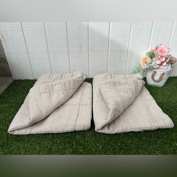 Parachute Linen Box Quilted Sham
Set COLOR: BONE SIZE STANDARD
$99 - $109 NEW - Picture 13 of 16